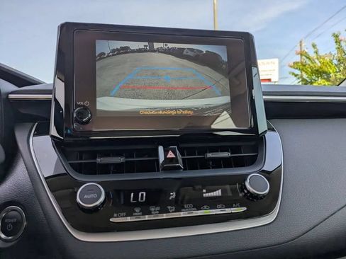 Used 2025 Toyota Corolla LE w/ Convenience Package FWD image 22