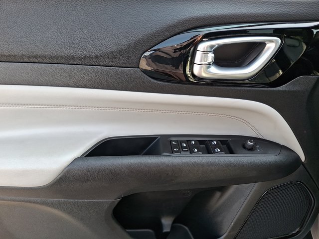 Certified 2023 Jeep Compass Limited AWD/4WD image 16