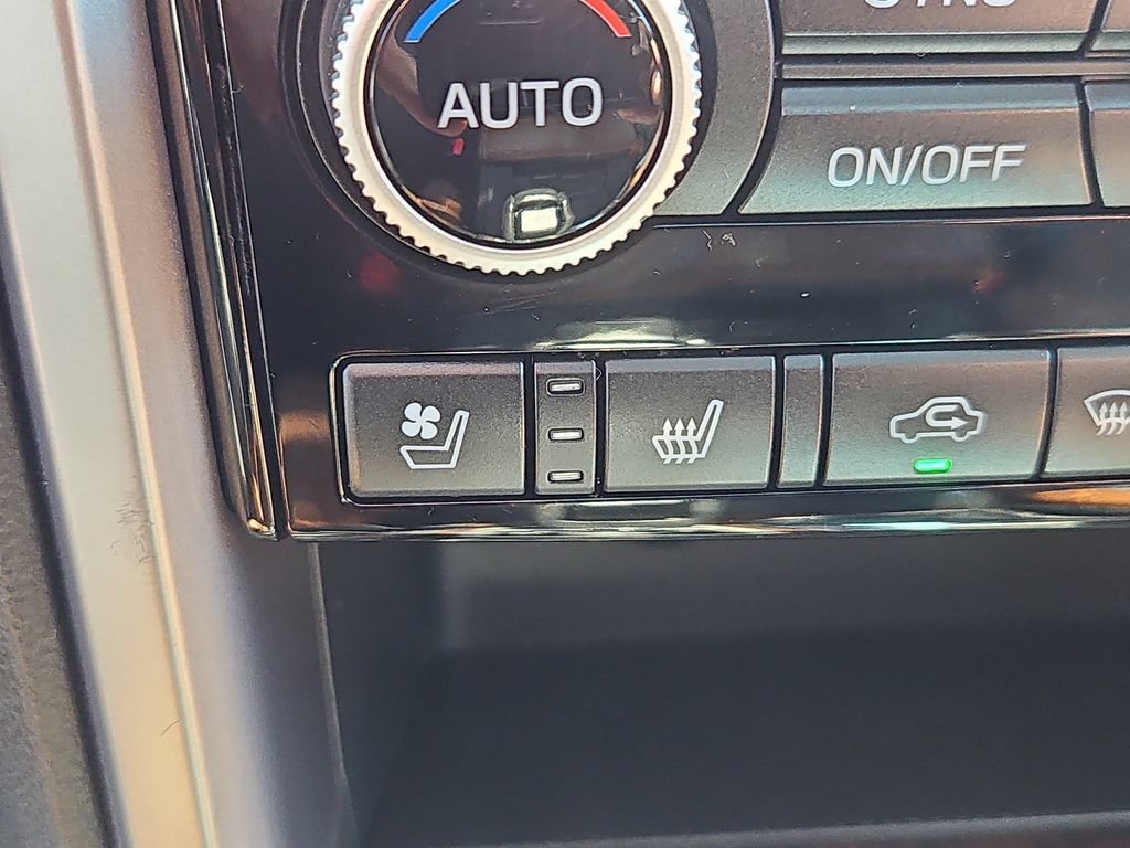Used 2019 Subaru Ascent Touring AWD/4WD image 16
