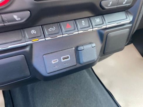 Used 2022 Chevrolet Silverado 1500 LT image 14