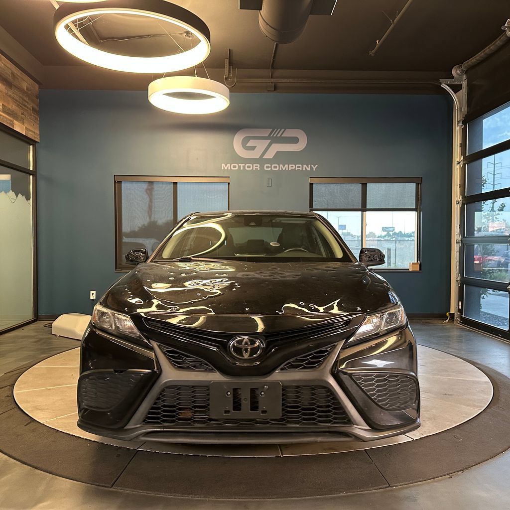 Used 2021 Toyota Camry SE FWD image 8