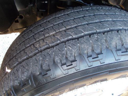 Used 2013 Ford F150 Lariat w/ Luxury Equipment Group image 12