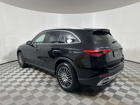 Used 2023 Mercedes-Benz GLC 300 4MATIC image 5