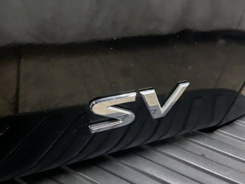 Used 2015 Nissan Titan SV image 8