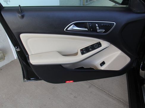 Used 2018 Mercedes-Benz GLA 250 4MATIC image 25