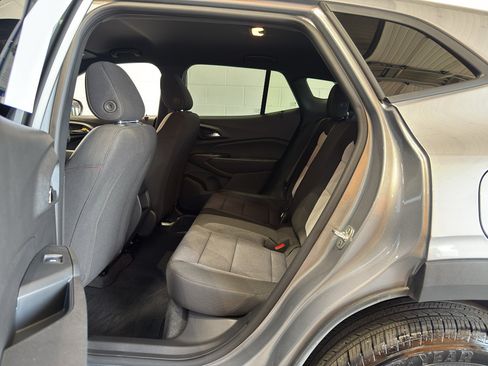 Used 2025 Chevrolet Trax RS w/ Driver Confidence Package FWD image 10