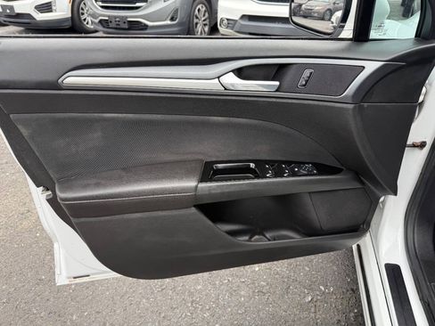 Used 2013 Ford Fusion SE FWD image 12