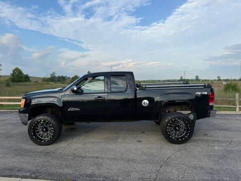 Used 2010 GMC Sierra 1500 SL AWD/4WD image 5