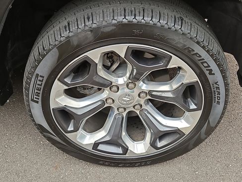 Used 2024 RAM 1500 Limited AWD/4WD image 8