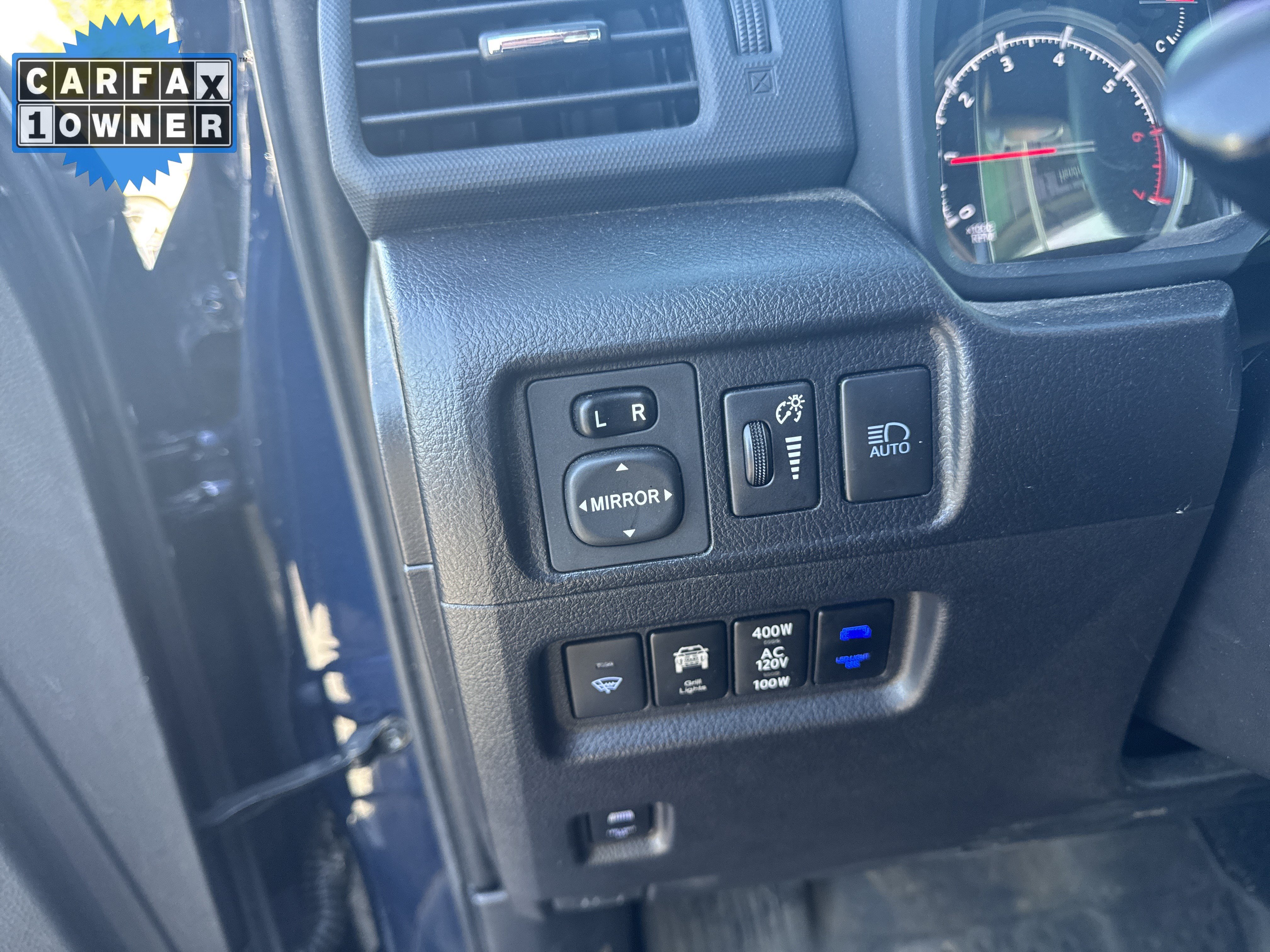 Used 2021 Toyota 4Runner Venture w/ Moonroof Package AWD/4WD image 17