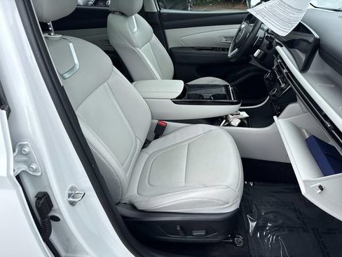 Used 2025 Hyundai Tucson Limited FWD image 9