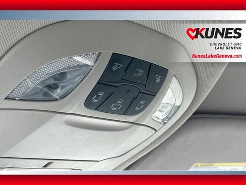 Used 2024 Chrysler Pacifica Touring-L FWD image 26