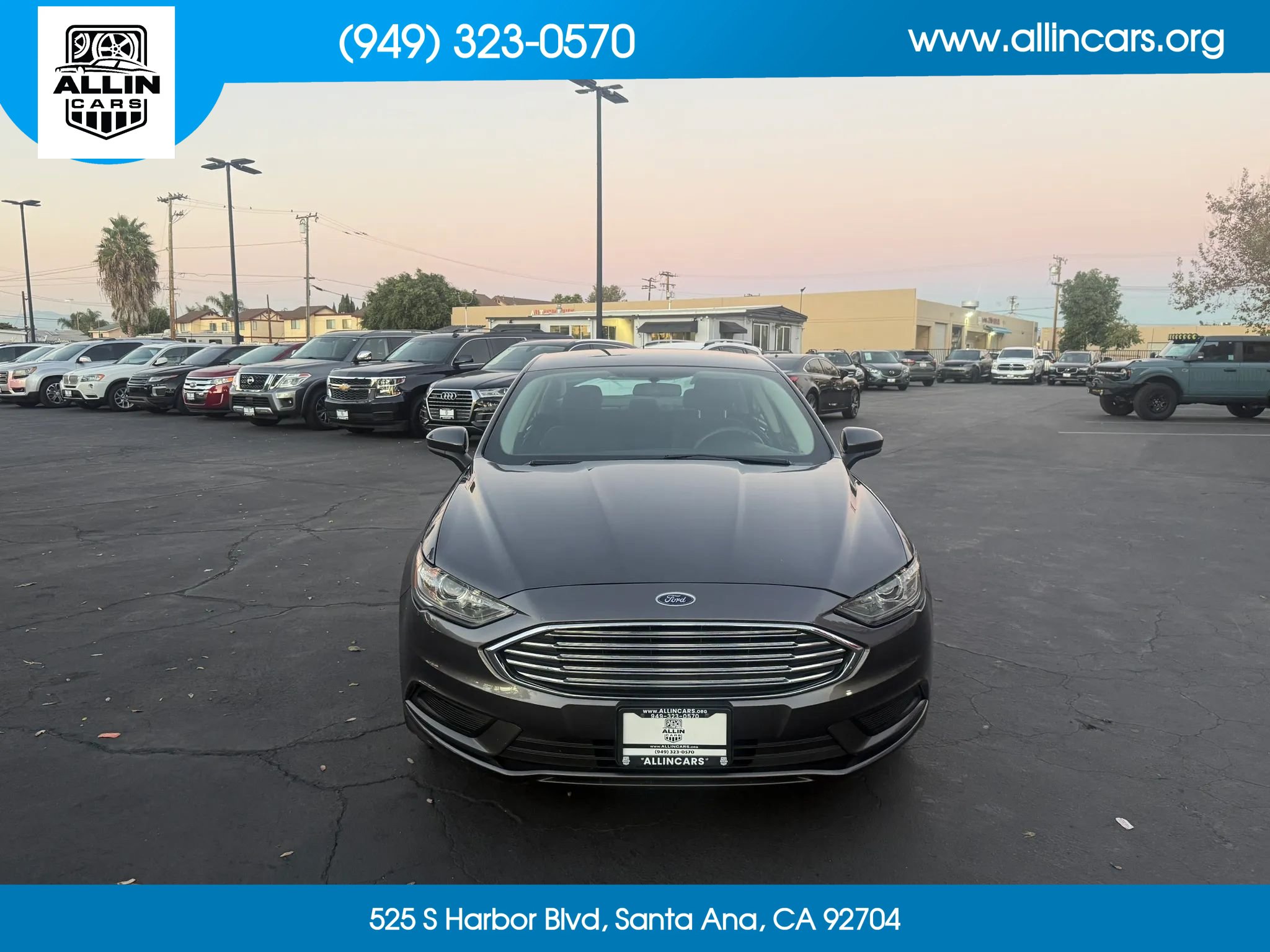Used 2018 Ford Fusion SE w/ Fusion SE Technology Package FWD image 2