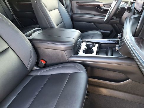 Used 2025 Chevrolet Tahoe Z71 image 11