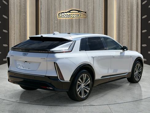 Used 2024 Cadillac Lyriq Luxury RWD image 11