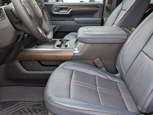 Used 2025 Chevrolet Silverado 2500 High Country w/ High Country Premium Package image 7