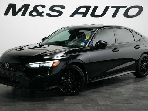 Used 2025 Honda Civic Sport image 2