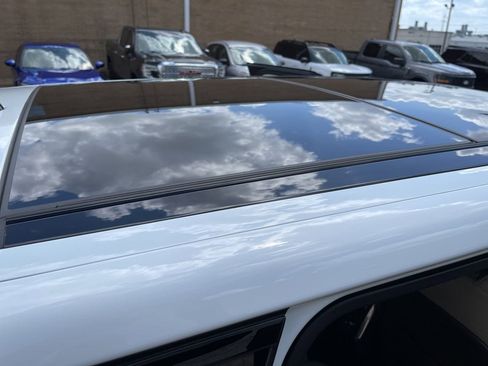 Used 2020 Land Rover Range Rover Sport HSE image 19