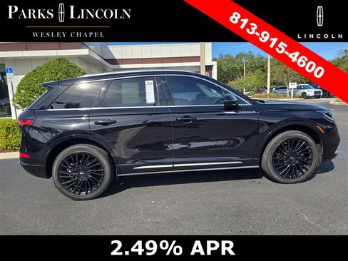 Certified 2021 Lincoln Corsair Reserve image 3