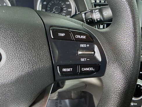 Used 2019 Hyundai Elantra SE image 15