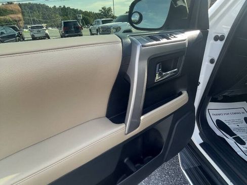 Used 2016 Toyota 4Runner SR5 Premium RWD image 14
