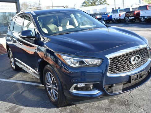 Used 2019 INFINITI QX60 Luxe w/ Essential Package image 4