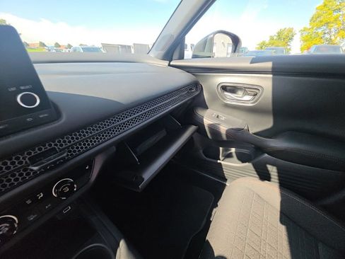 Certified 2025 Honda HR-V Sport image 22