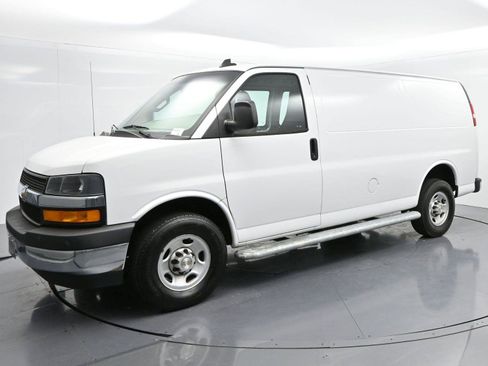 Used 2022 Chevrolet Express 2500 w/ Driver Convenience Package image 3