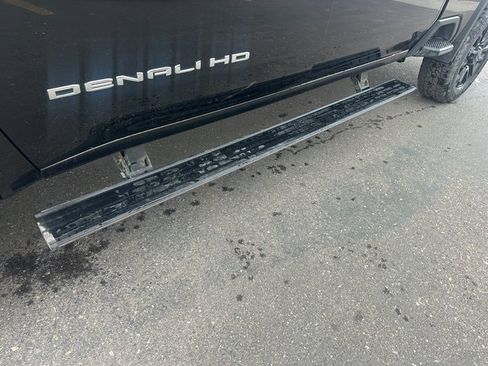 Used 2022 GMC Sierra 2500 Denali w/ Denali Black Diamond Edition image 22