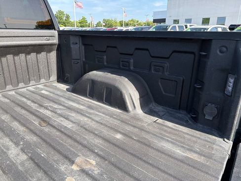 Used 2021 GMC Sierra 1500 SLT AWD/4WD image 12