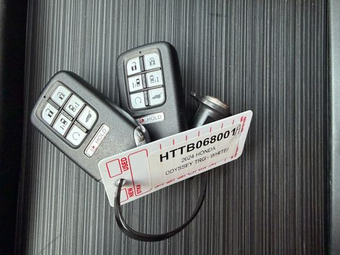 Used 2024 Honda Odyssey Touring image 40