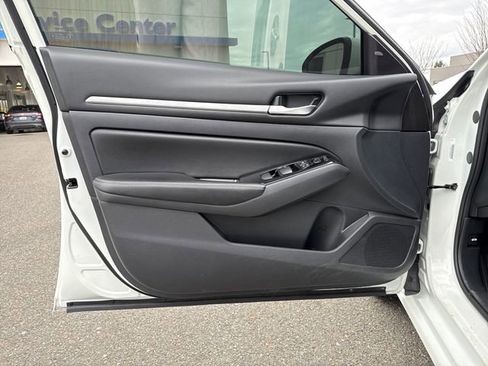 Used 2023 Nissan Altima 2.5 SV image 16