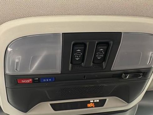 Certified 2024 Subaru Crosstrek 2.0i Premium image 33