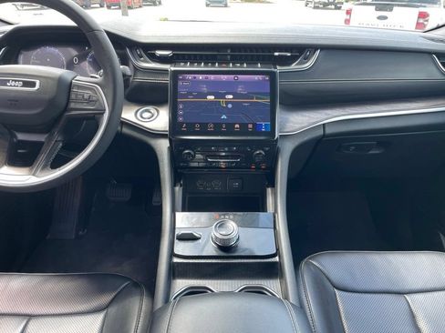 Used 2024 Jeep Grand Cherokee Limited w/ Luxury Tech Group II AWD/4WD image 12