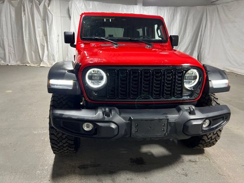 Used 2025 Jeep Wrangler Unlimited Sport AWD/4WD image 2