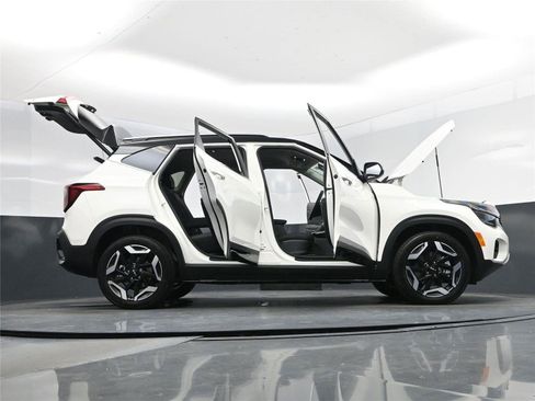 New 2026 Kia Seltos SX image 21