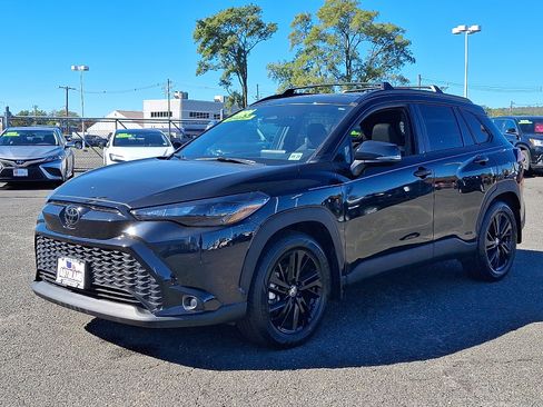 Used 2024 Toyota Corolla Cross AWD Hybrid image 3
