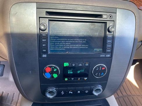 Used 2007 GMC Yukon XL SLT w/ SLT Preferred Equipment Group image 35