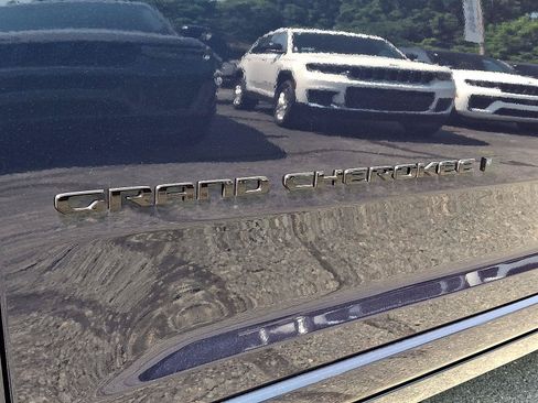 New 2026 Jeep Grand Cherokee L Limited AWD/4WD image 19