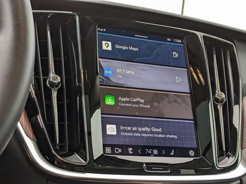 Certified 2025 Volvo V60 B5 Cross Country Plus image 16