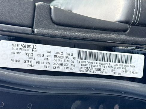 Used 2020 Jeep Grand Cherokee Summit image 35