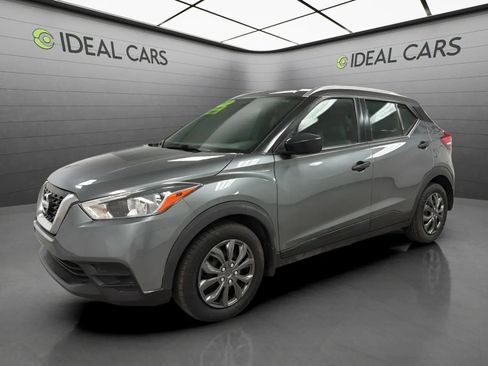 Used 2019 Nissan Kicks S FWD image 1