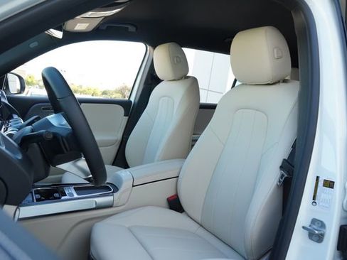 Certified 2025 Mercedes-Benz GLB 250 image 23