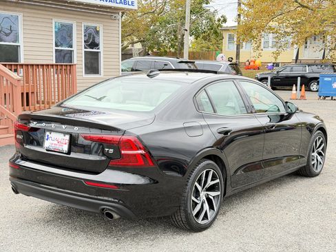 Used 2020 Volvo S60 T5 Momentum w/ Protection Package image 4