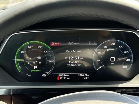 Used 2022 Audi e-tron Premium AWD/4WD image 28
