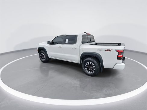 Used 2022 Nissan Frontier PRO-4X image 6