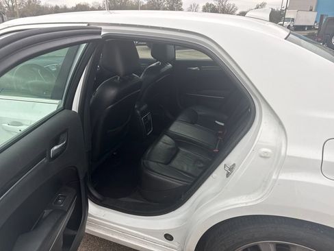 Used 2019 Chrysler 300 Touring L w/ Quick Order Package 22F image 14