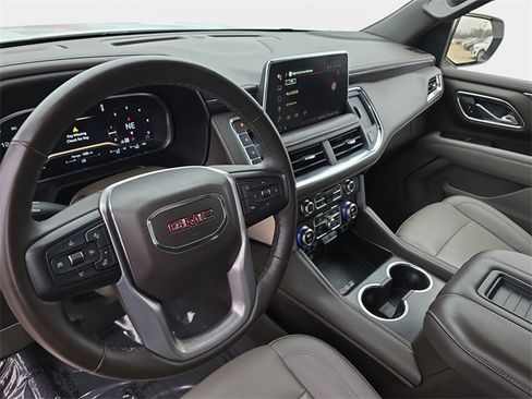 Used 2023 GMC Yukon XL SLT w/ SLT Premium Package image 20