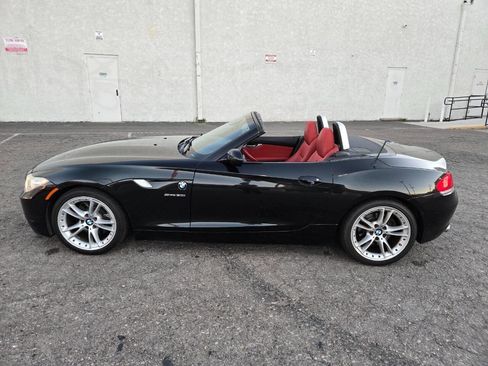 Used 2009 BMW Z4 sDrive30i image 41