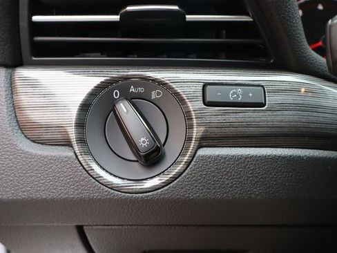 Used 2021 Volkswagen Passat 2.0T R-Line image 12